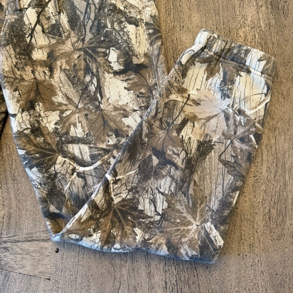 Hollister Camo Fleece Joggers - Picture 2 of 6
